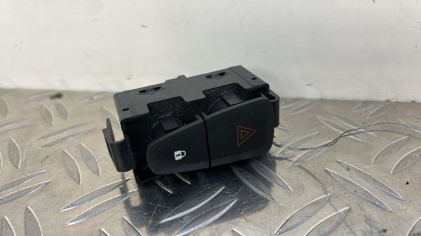 Bouton de warning RENAULT MEGANE 3 PHASE 3 – 252100502RA