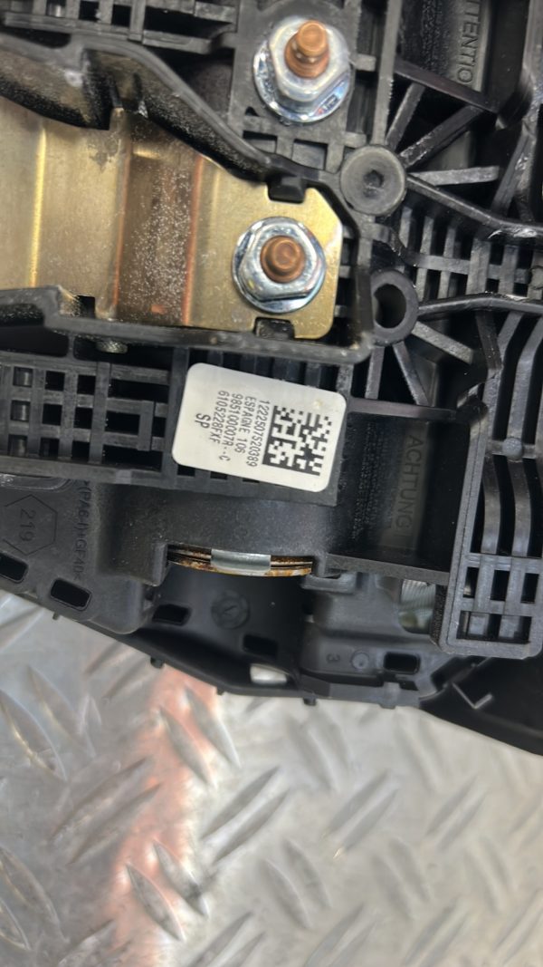 Air bag conducteur RENAULT MEGANE 3 PHASE 3 – 985100007R