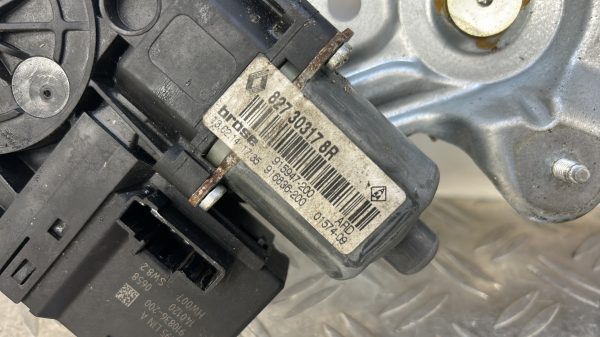 Leve vitre electrique arriere droit RENAULT GRAND SCENIC 3 PHASE 1 – 827303178R