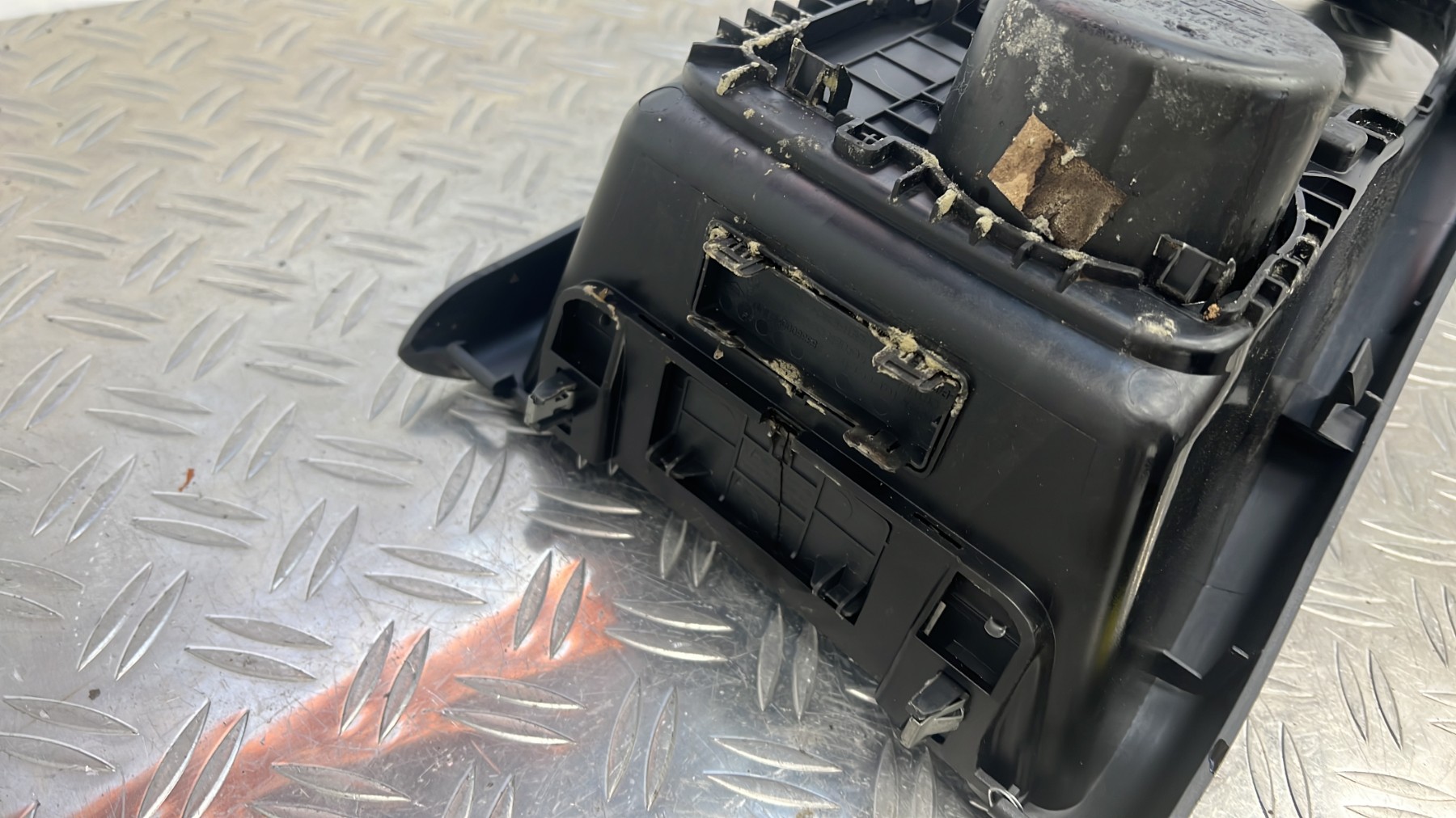 Console central (interieur plastique) RENAULT MEGANE 3 PHASE 3 – 969350007R