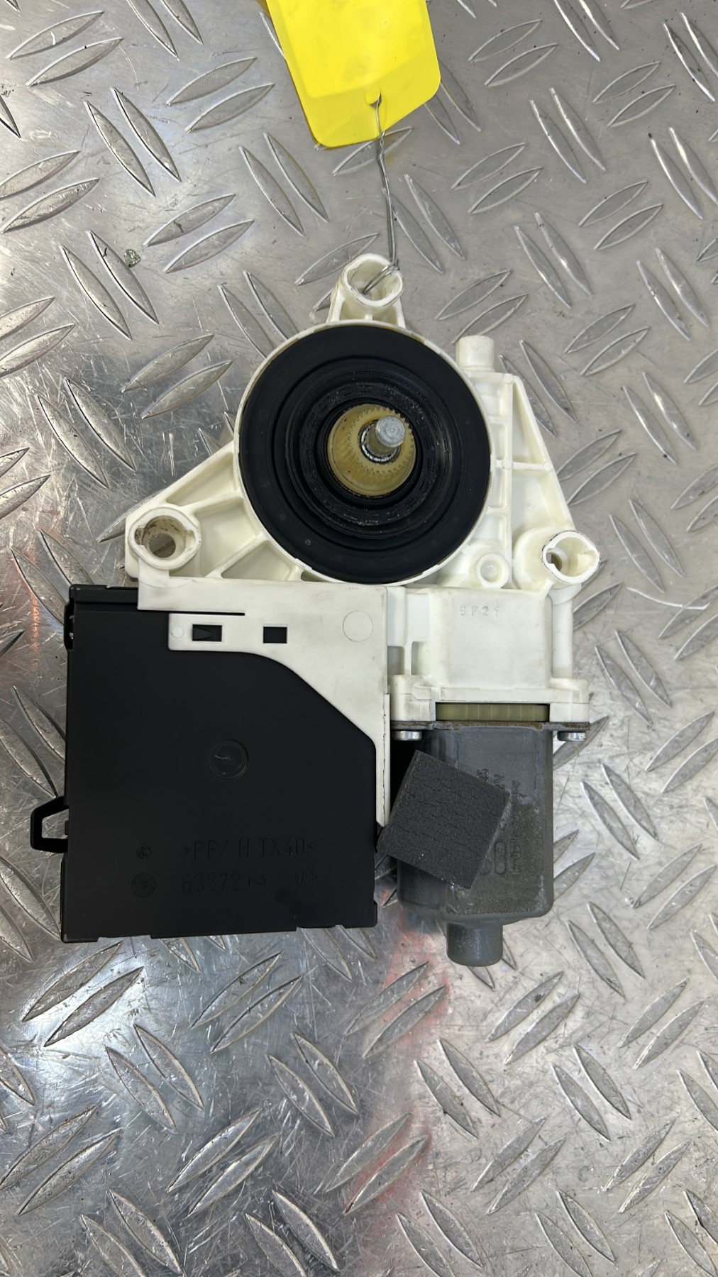 Moteur leve vitre avant droit AUDI A3 2 SPORTBACK PHASE 1 – 8P0959802H