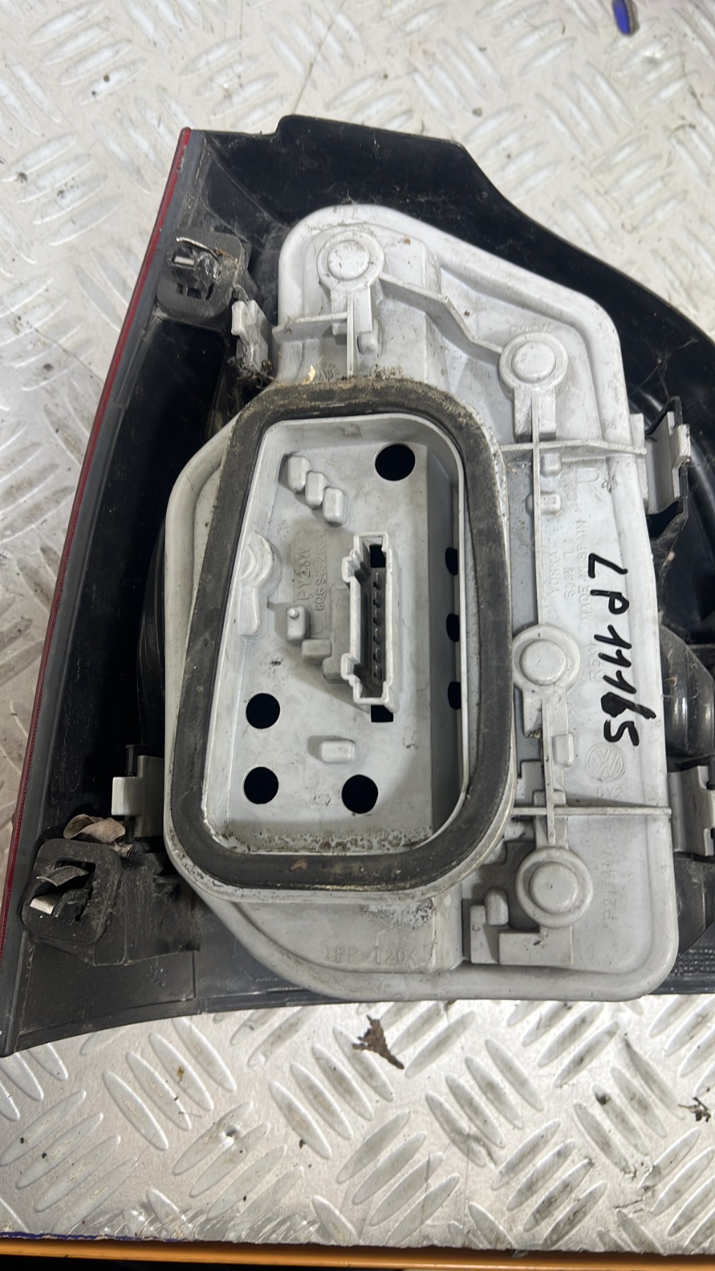 Feu arriere principal droit (feux) VOLKSWAGEN POLO 4 PHASE 1 – 6Q6945096G