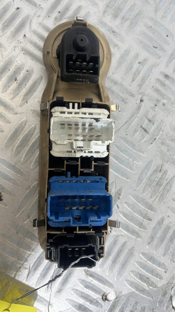 Interrupteur de leve vitre avant gauche RENAULT MODUS PHASE 1 – 8200417851