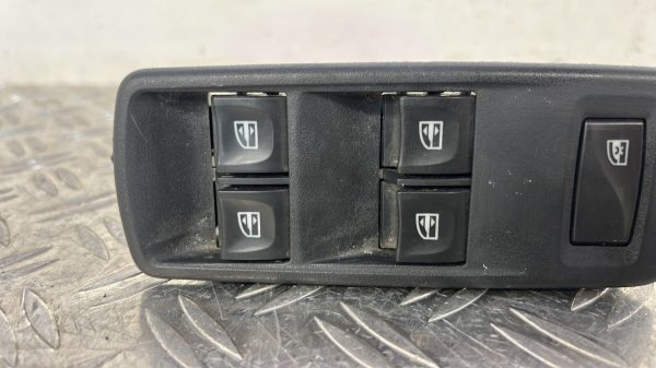 Interrupteur de leve vitre avant gauche AUDI A3 1 PHASE 2 –