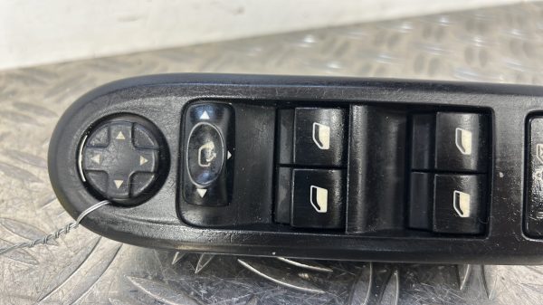 Interrupteur de leve vitre avant gauche PEUGEOT 308 1 PHASE 1 – 96644917XT
