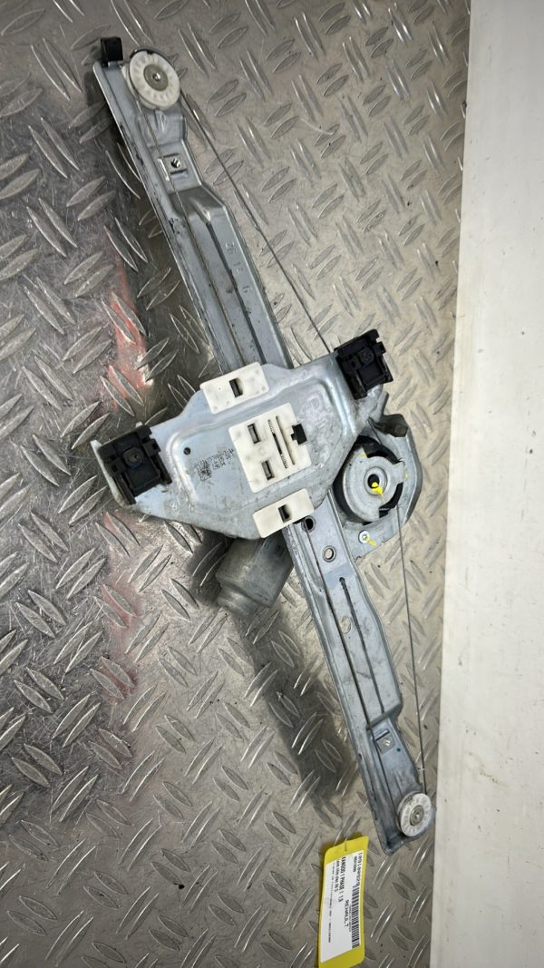Leve vitre electrique avant droit RENAULT KANGOO 1 PHASE 1 – 9653129380