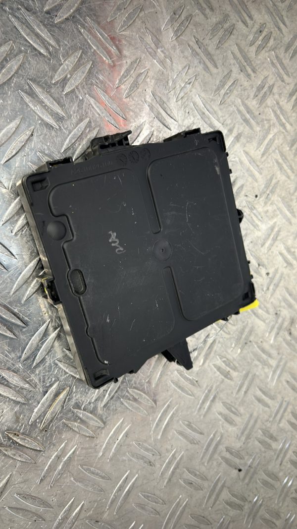 Module électronique RENAULT CLIO 5 – 284B13925R