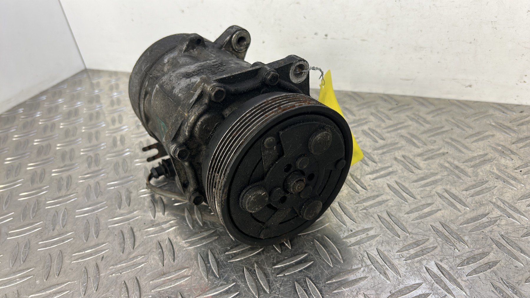 Compresseur clim VOLKSWAGEN TRANSPORTER 5 PHASE 1 – 7H0820803D