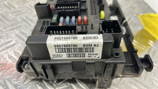 Boitier servitude moteur (BSM) PEUGEOT 206 PHASE 2 – 9657608780