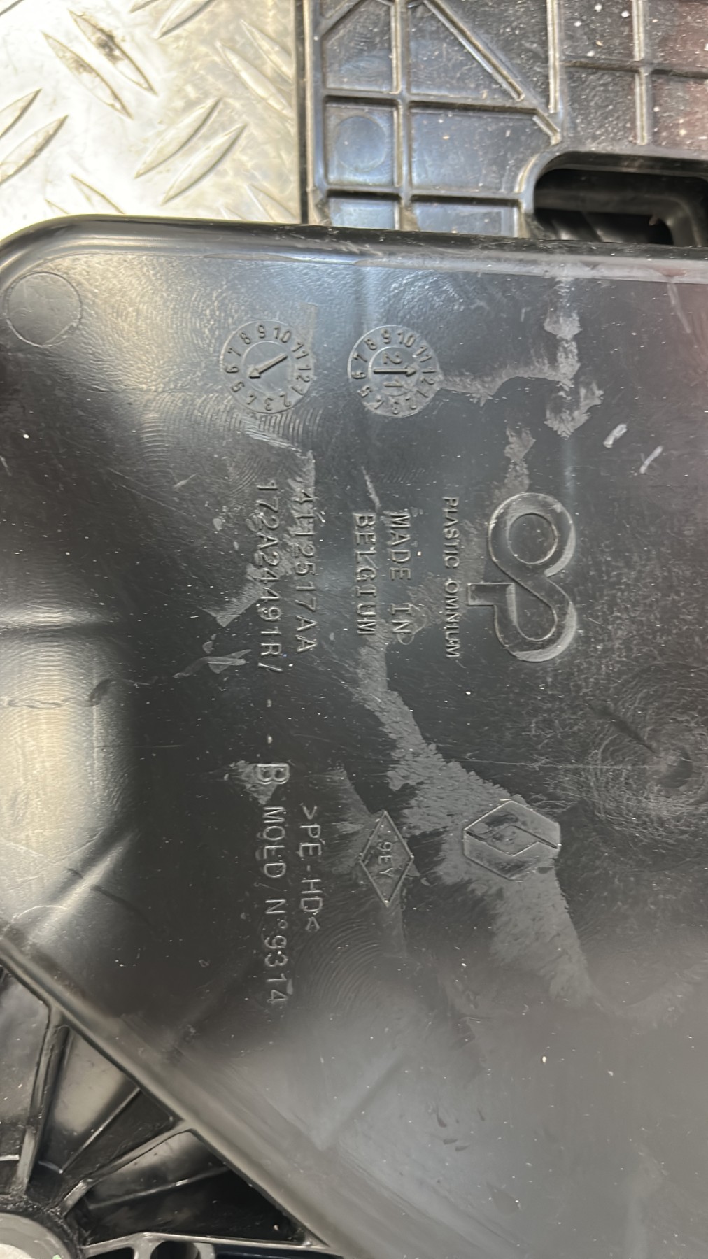 Reservoir AdBlue RENAULT MEGANE 4 PHASE 2 BREAK – 204629323R