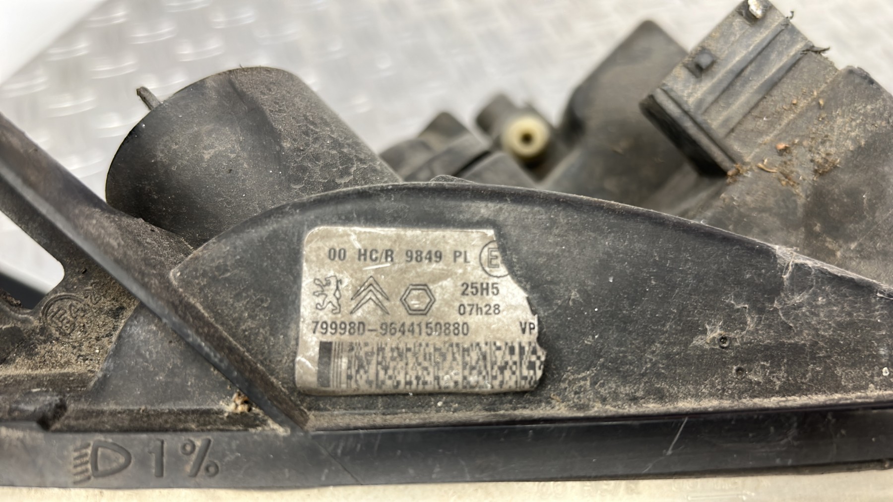 Optique avant principal droit (feux)(phare) PEUGEOT PARTNER 1 PHASE 2 – 9644150880