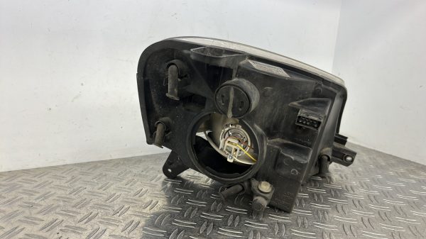 Optique avant principal gauche (feux)(phare) PEUGEOT PARTNER 1 PHASE 2 – 1EG010196