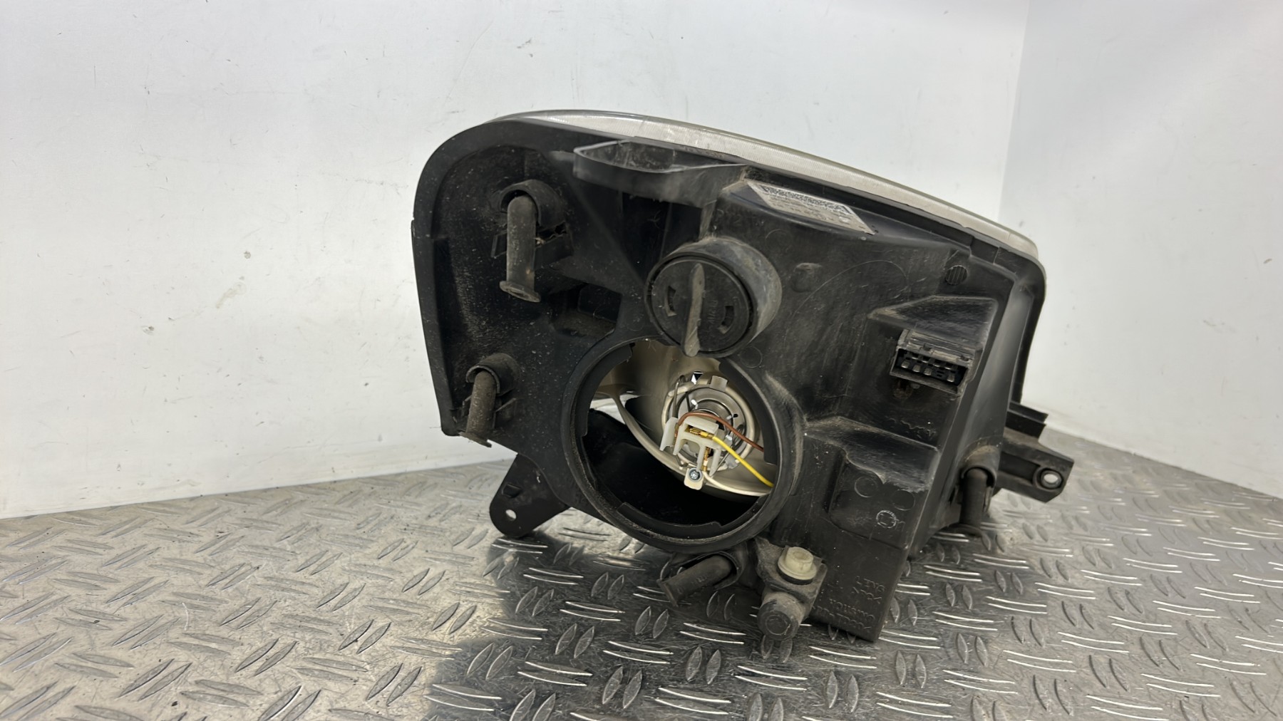 Optique avant principal gauche (feux)(phare) PEUGEOT PARTNER 1 PHASE 2 – 1EG010196