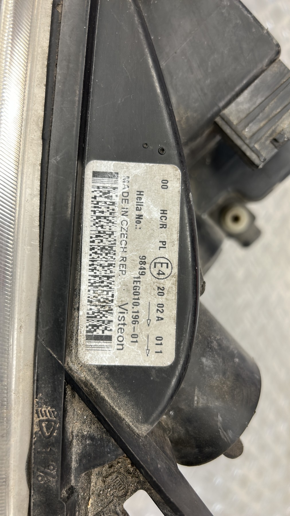 Optique avant principal gauche (feux)(phare) PEUGEOT PARTNER 1 PHASE 2 – 1EG010196