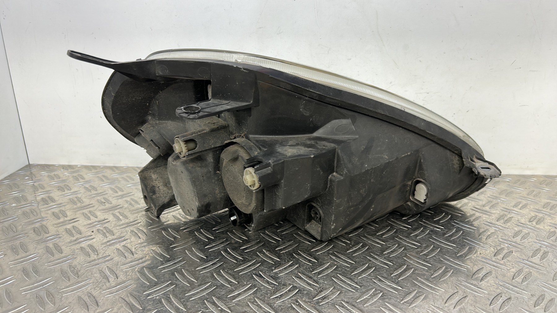 Optique avant principal gauche (feux)(phare) FIAT GRANDE PUNTO – 89101372