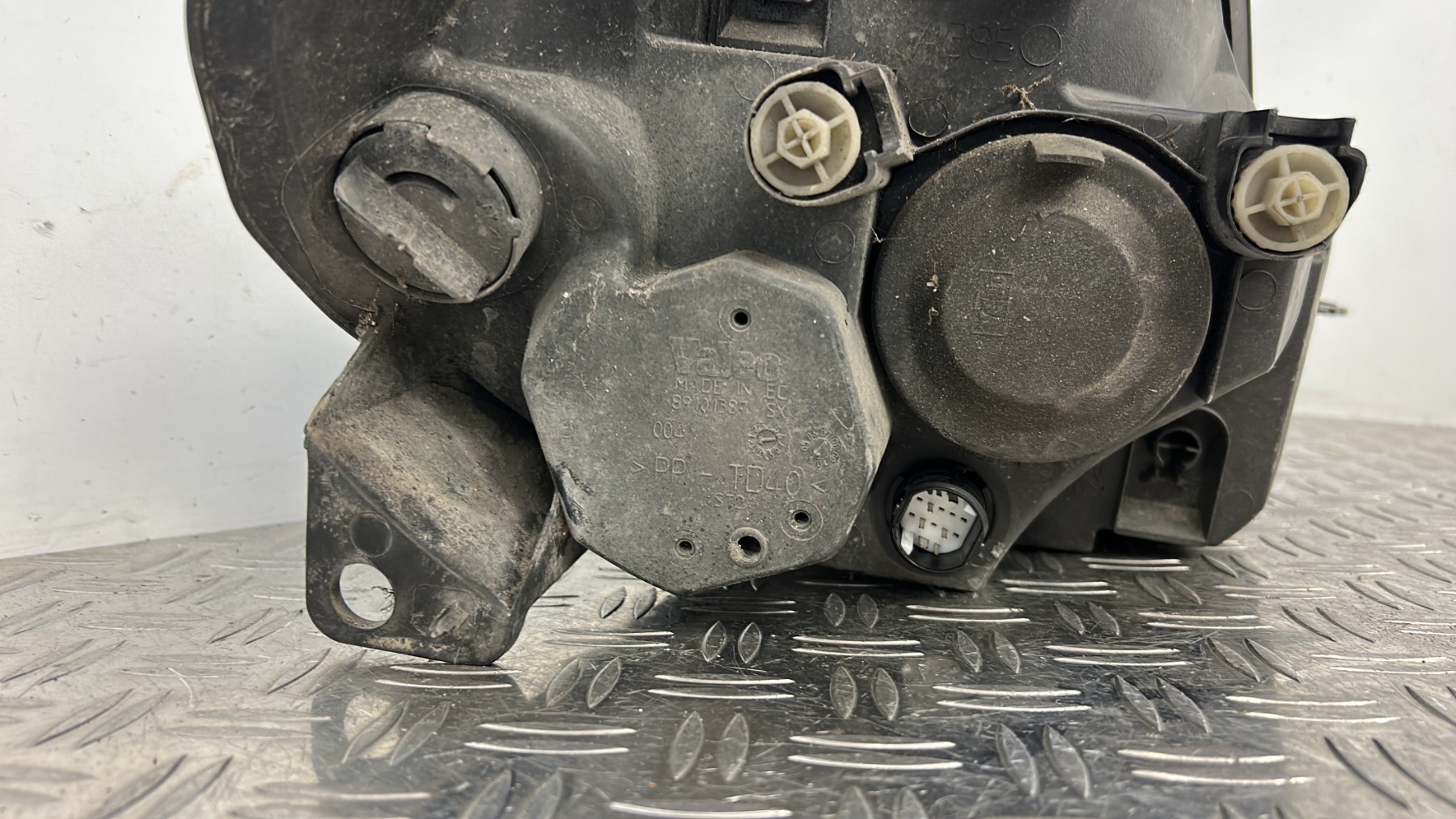 Optique avant principal gauche (feux)(phare) FIAT GRANDE PUNTO – 89101372