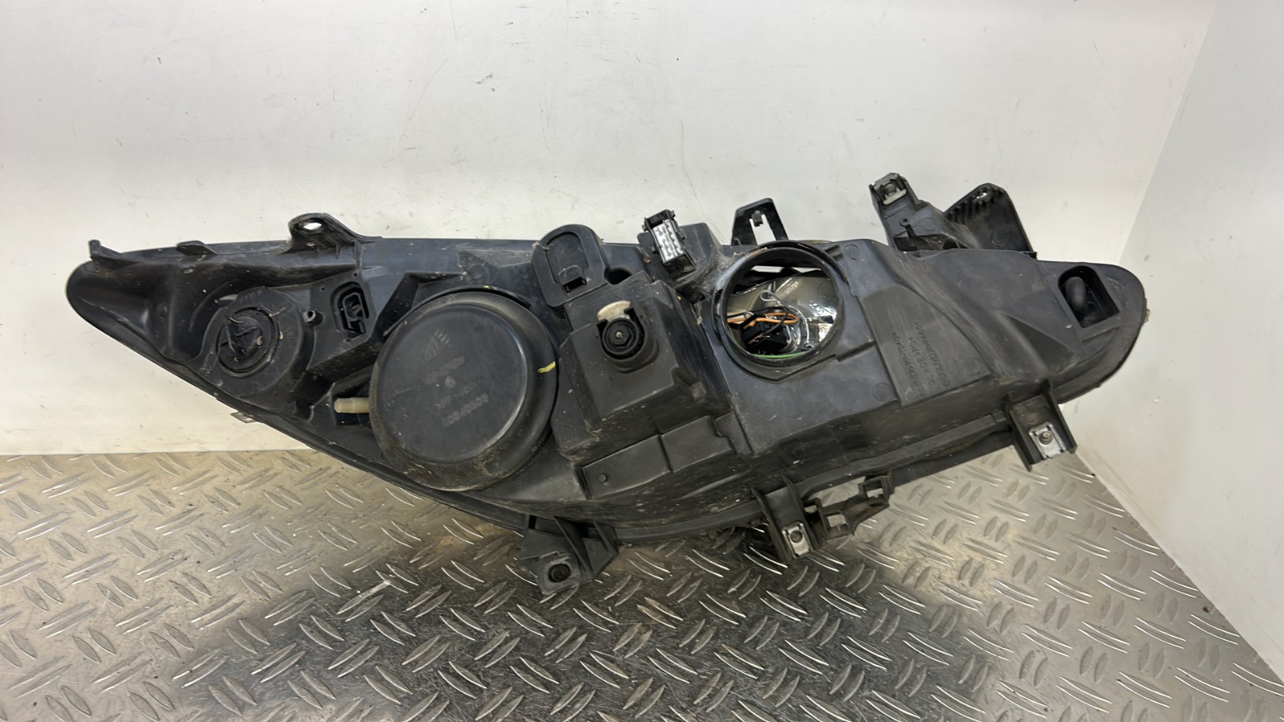Optique avant principal gauche (feux)(phare) PEUGEOT 307 PHASE 2 BREAK – 9681834880