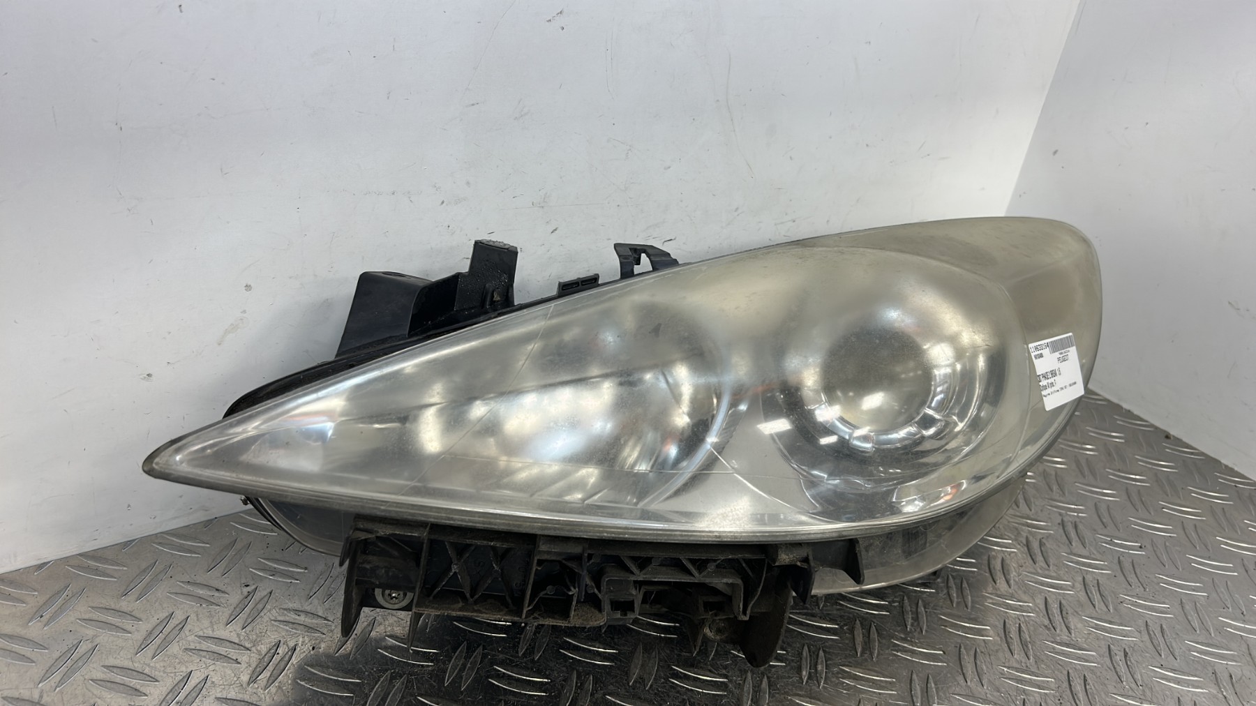 Optique avant principal gauche (feux)(phare) PEUGEOT 307 PHASE 2 BREAK – 9681834880