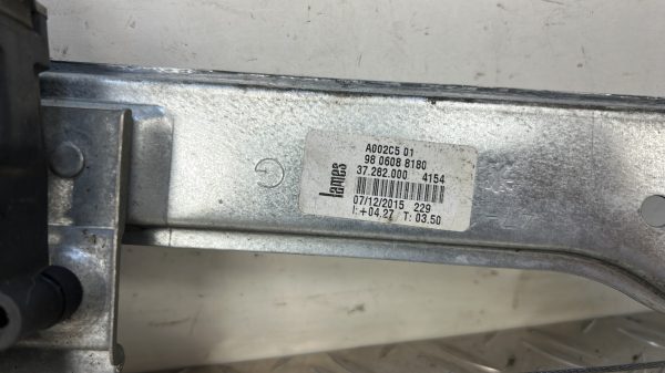 Leve vitre electrique avant gauche PEUGEOT 208 1 PHASE 2 – 9806081880