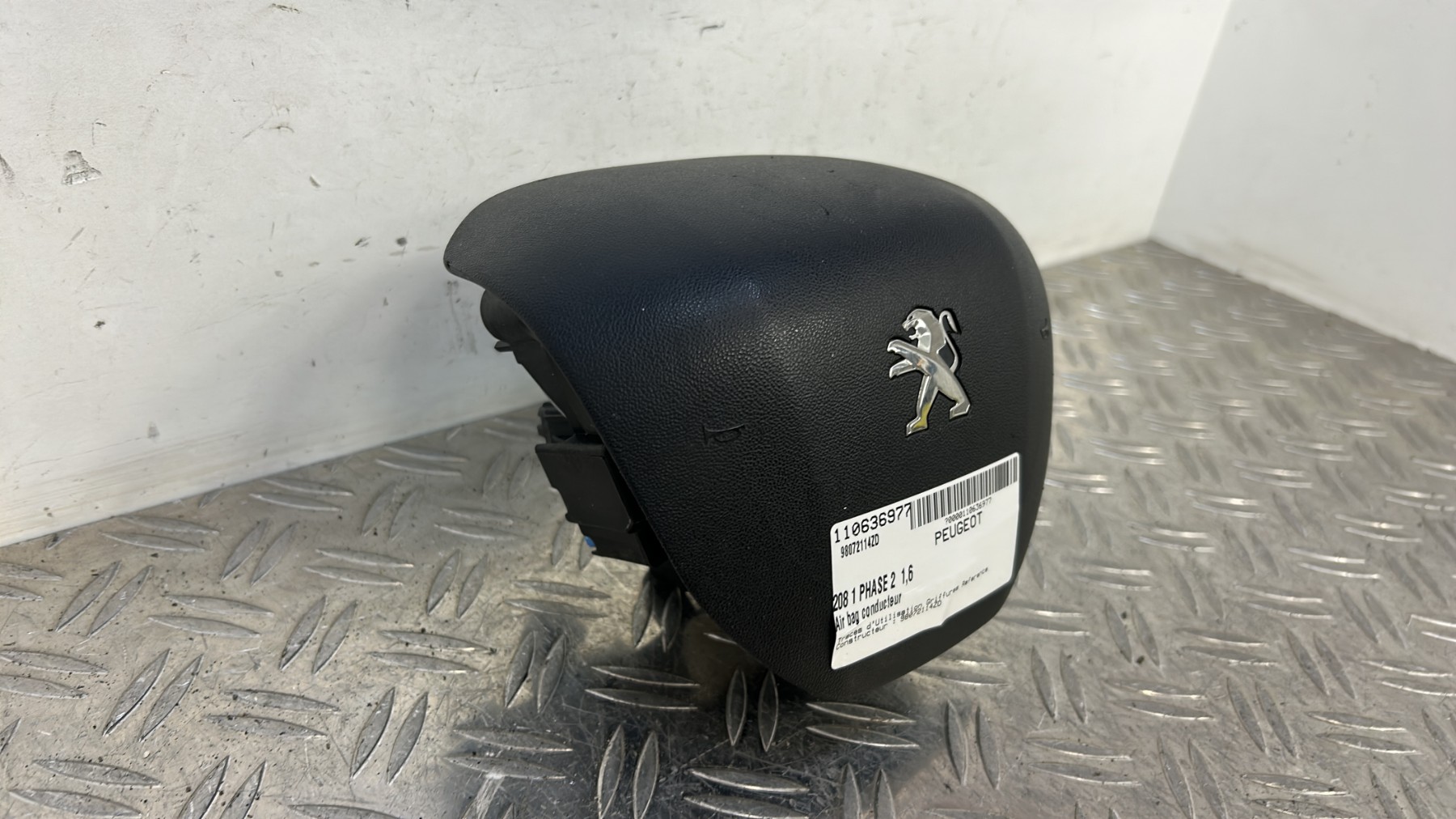 Air bag conducteur PEUGEOT 208 1 PHASE 2 – 98072114ZD