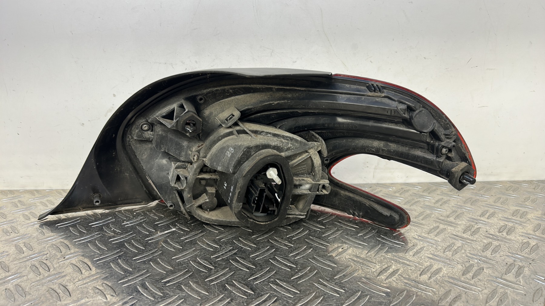 Feu arriere principal gauche (feux) PEUGEOT 208 1 PHASE 2 – 9810343080