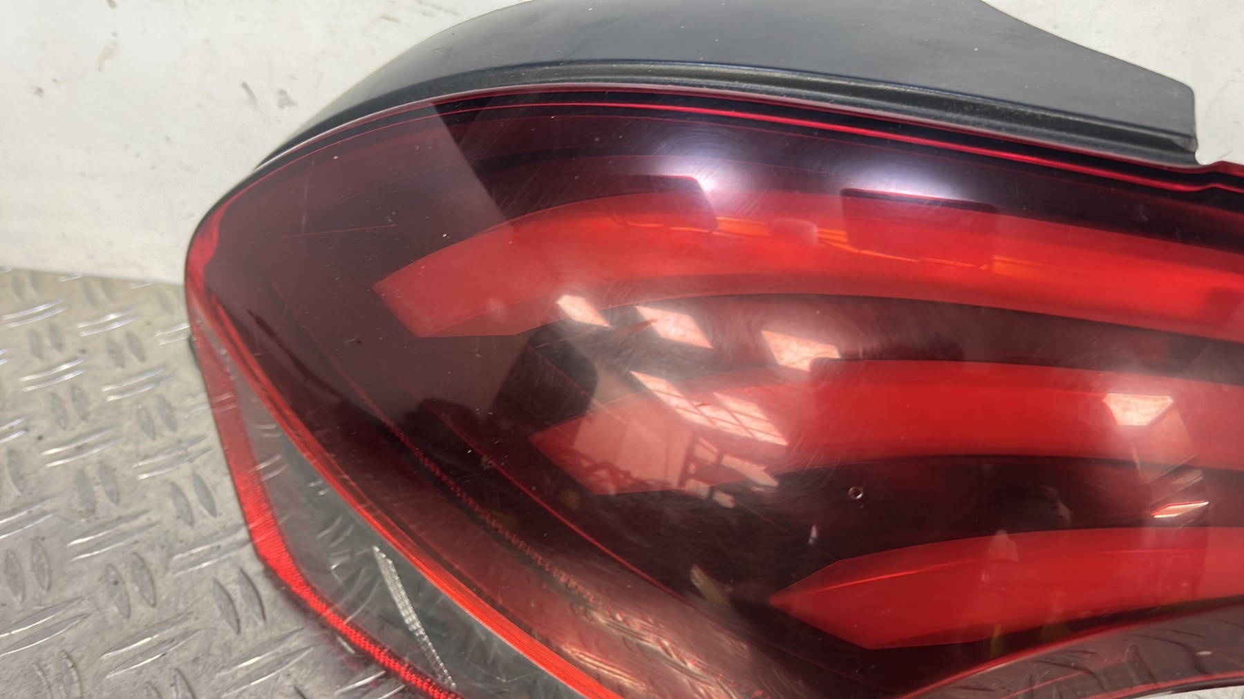 Feu arriere principal droit (feux) PEUGEOT 208 1 PHASE 2 – 9810430580