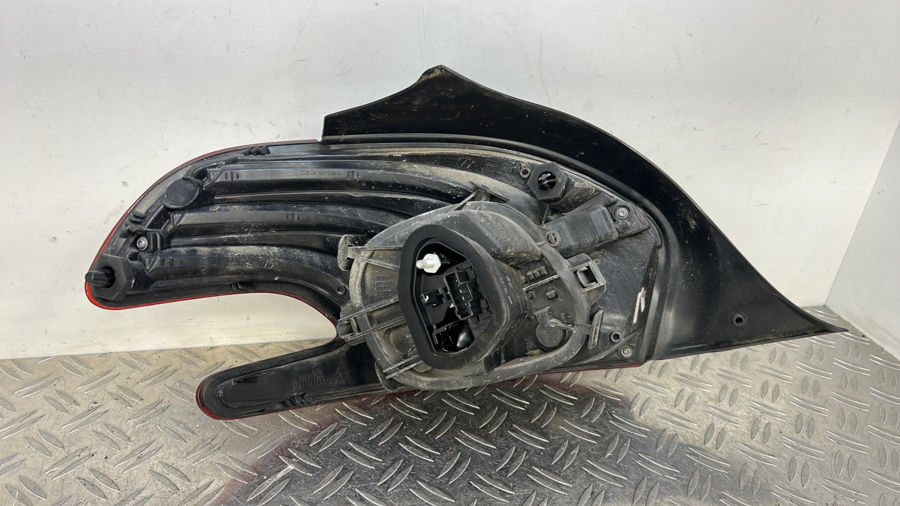 Feu arriere principal droit (feux) PEUGEOT 208 1 PHASE 2 – 9810430580