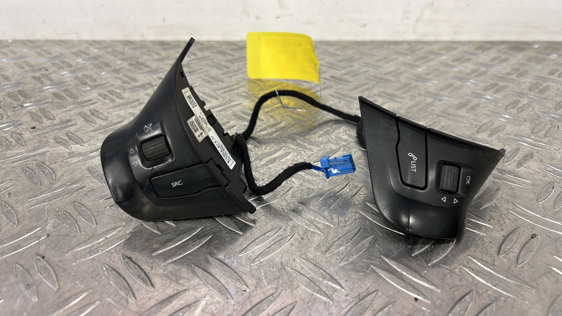 Bouton/Interrupteur PEUGEOT 208 1 PHASE 2 – 98084115ZD