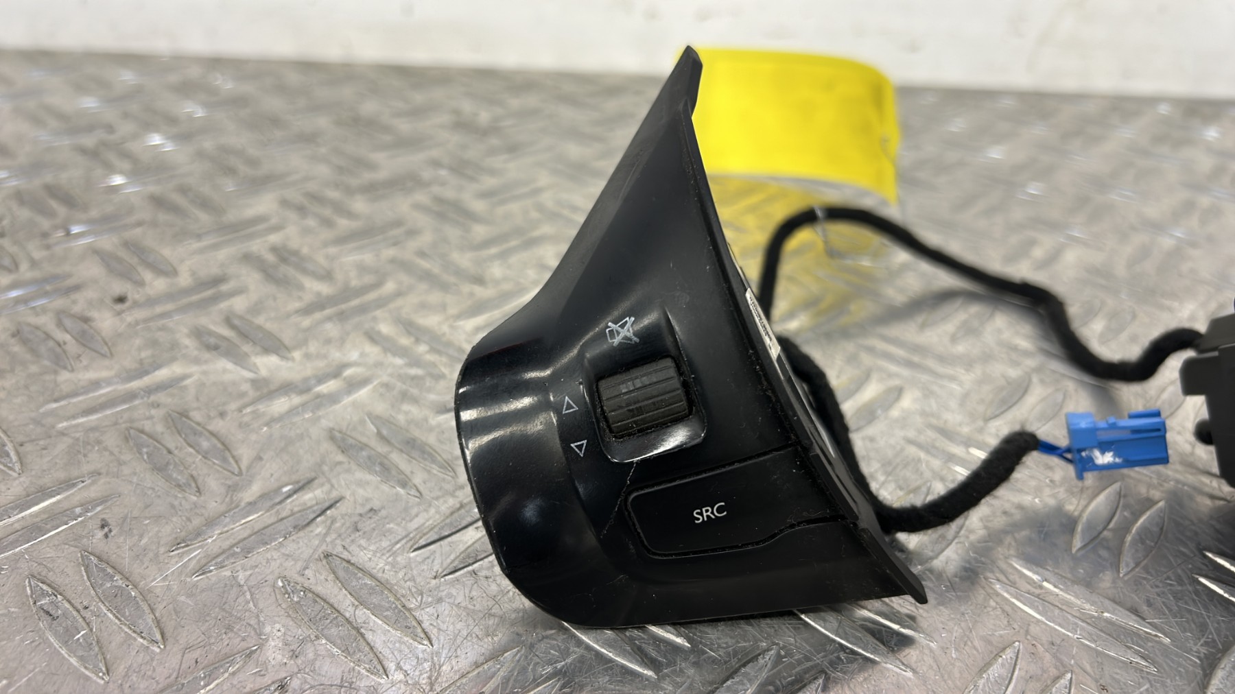 Bouton/Interrupteur PEUGEOT 208 1 PHASE 2 – 98084115ZD