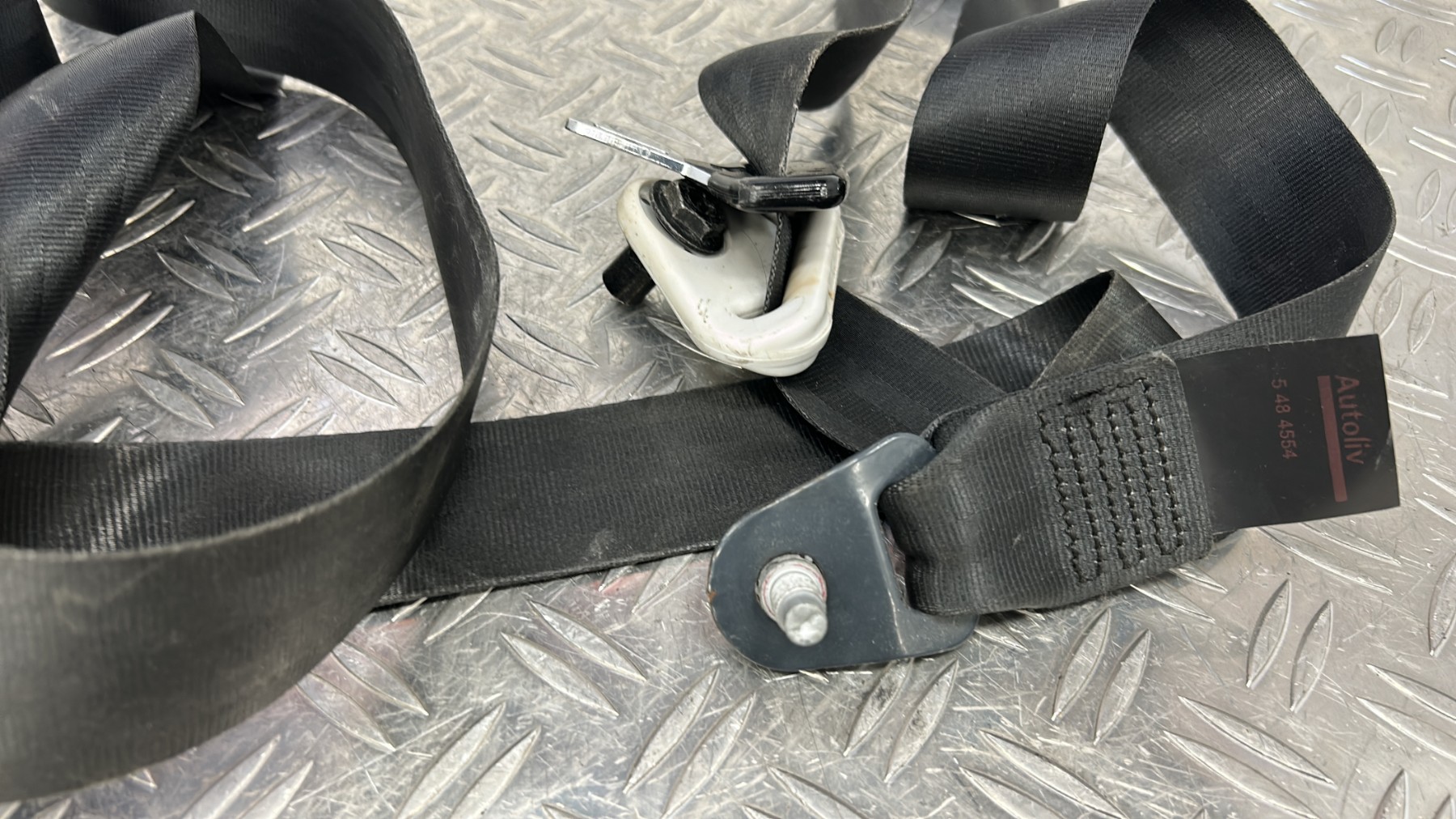 Ceinture avant gauche PEUGEOT 208 1 PHASE 2 – 98063150XX