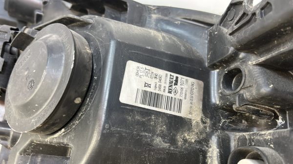 Optique avant principal gauche (feux)(phare) RENAULT CLIO 3 PHASE 1 – 7701061071