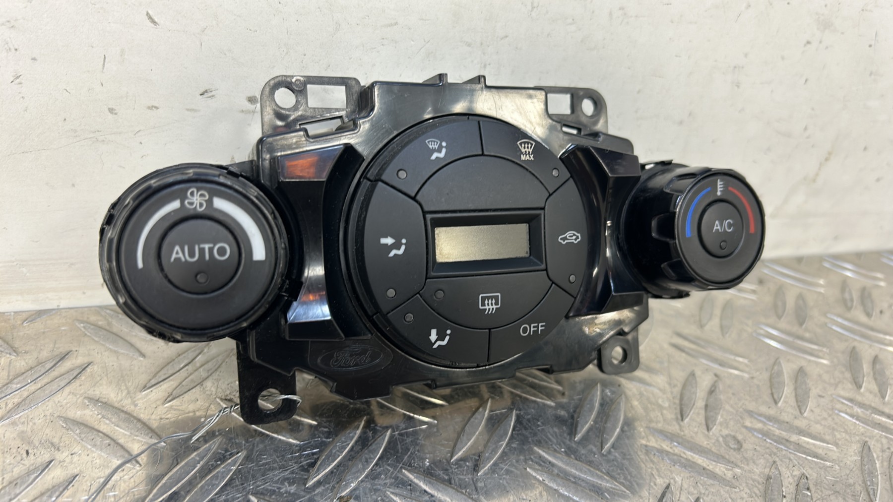 Commande chauffage FORD FIESTA 6 PHASE 1 – 8A6T18C612