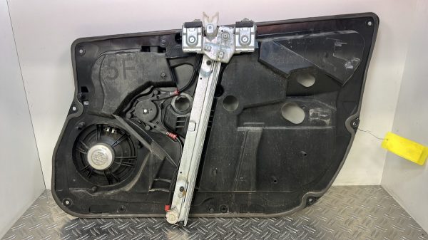 Leve vitre electrique avant gauche FORD FIESTA 6 PHASE 1 – 8A6114A389B