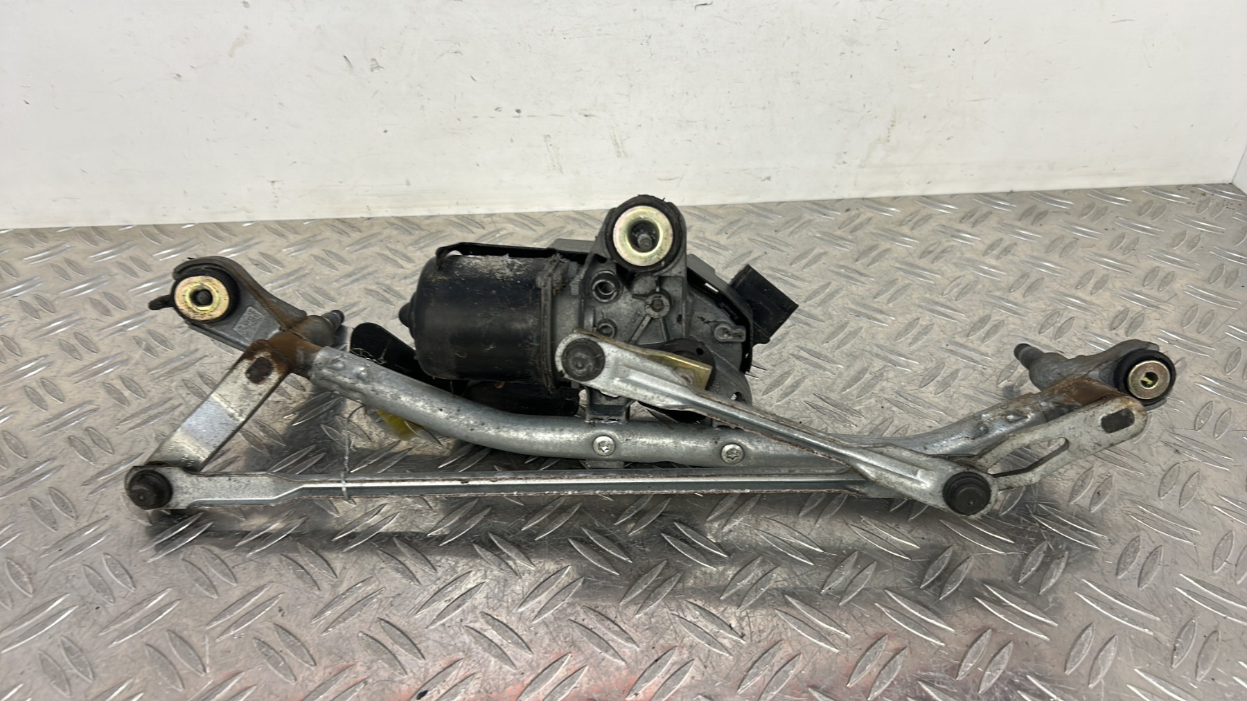 Moteur essuie glace avant PEUGEOT 1007 – 53568802