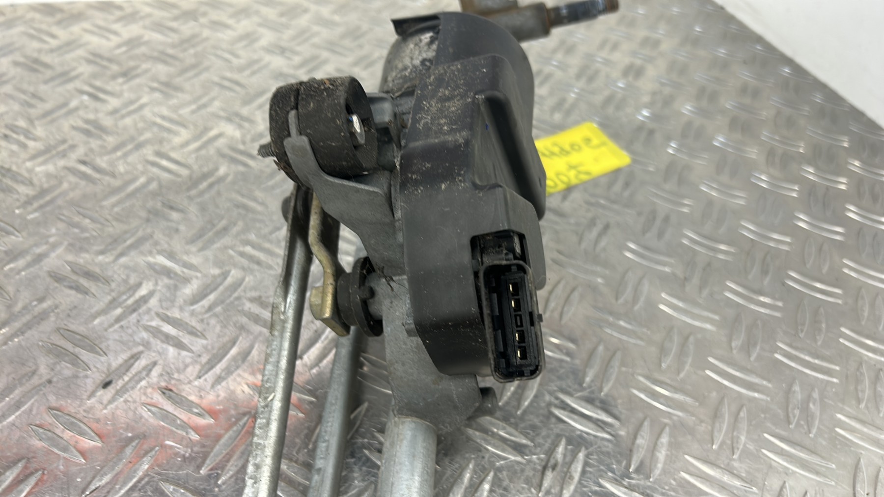 Moteur essuie glace avant PEUGEOT 1007 – 53568802