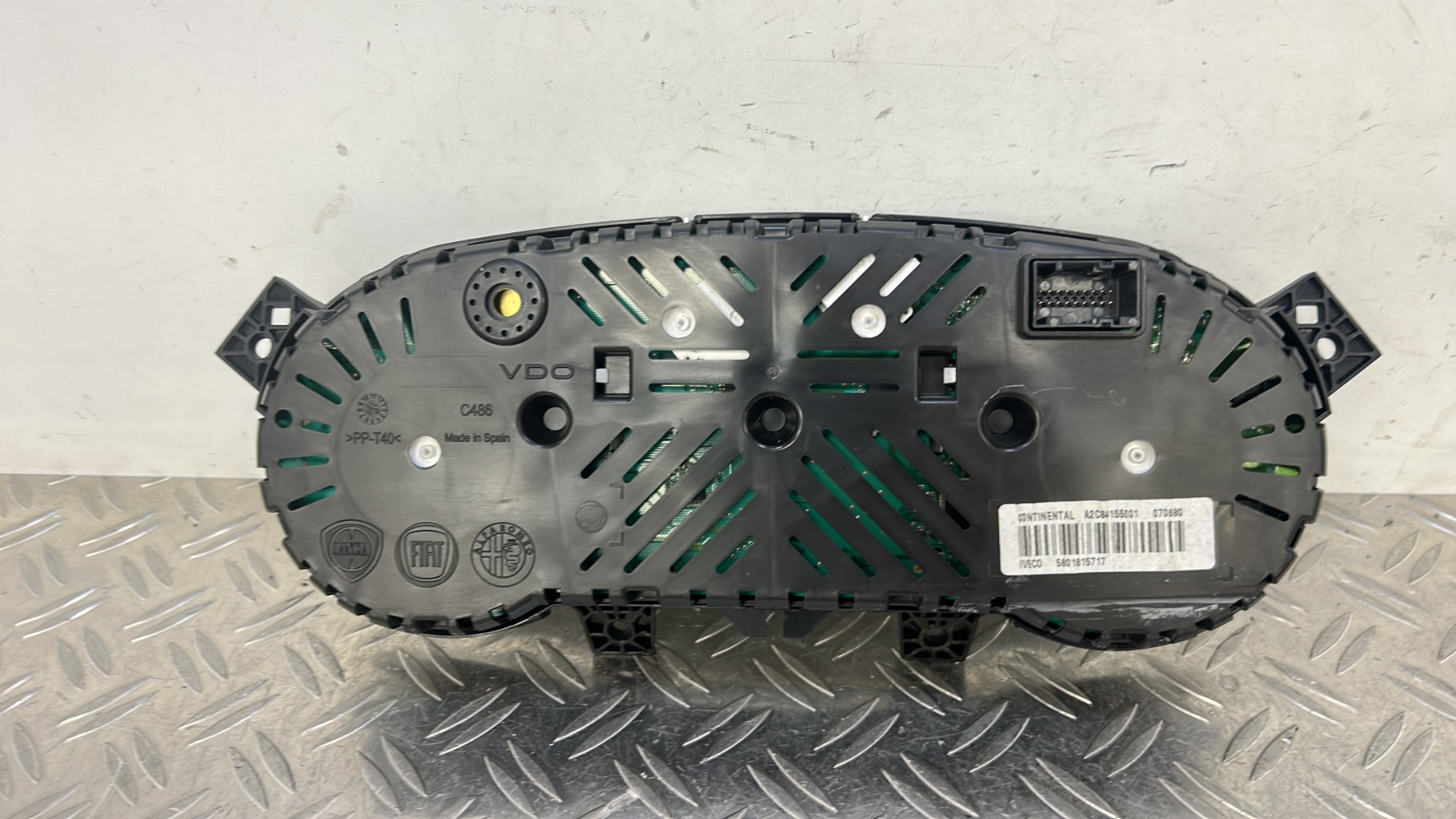 Compteur IVECO DAILY 6 PHASE 1 – 5801815717