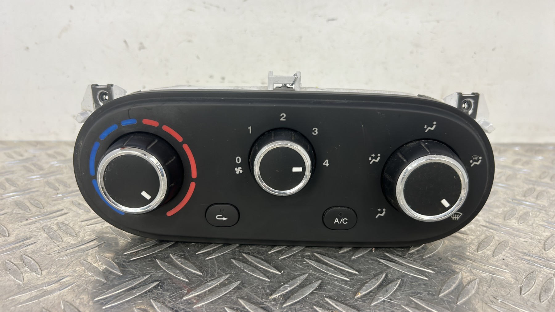 Commande chauffage IVECO DAILY 6 PHASE 1 – 559040200