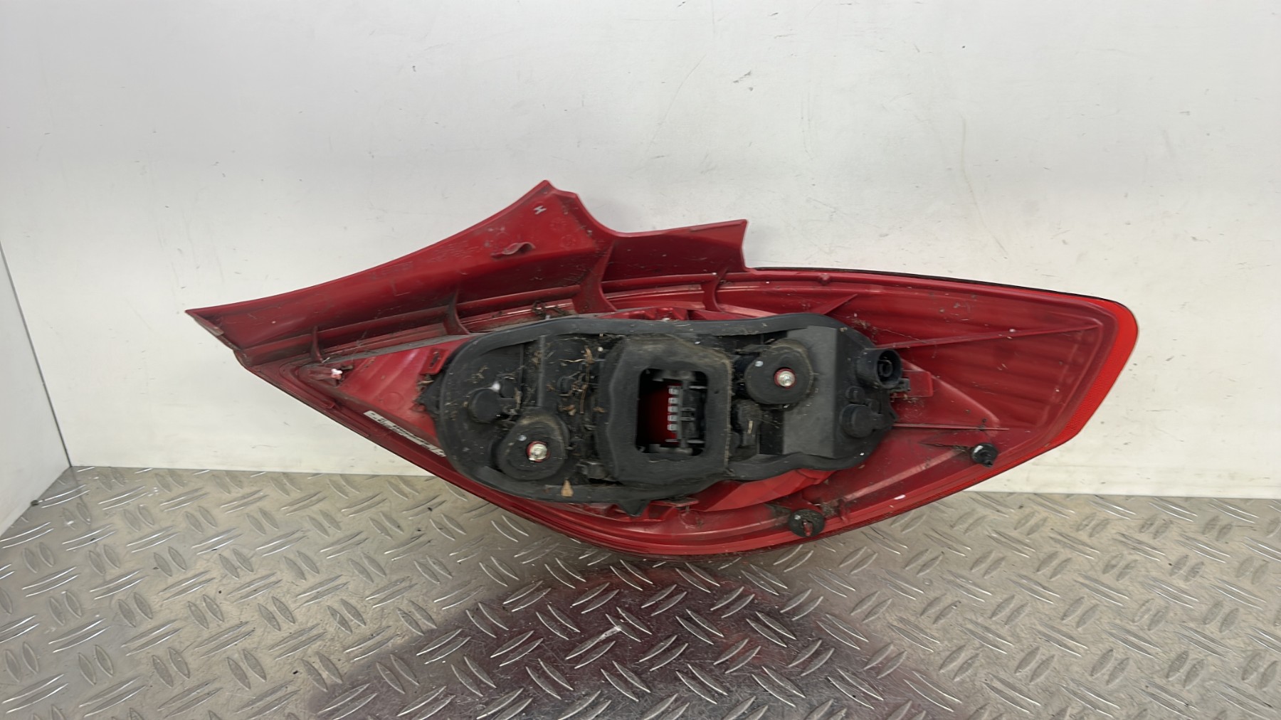 Feu arriere principal gauche (feux) OPEL CORSA D PHASE 1 – 89038960