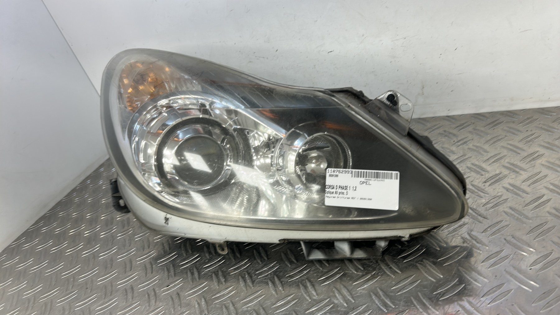 Optique avant principal droit (feux)(phare) OPEL CORSA D PHASE 1 – 89391390