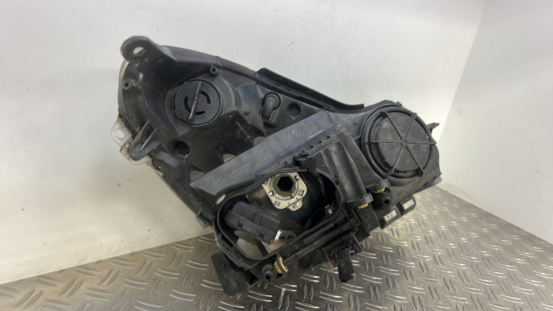 Optique avant principal gauche (feux)(phare) OPEL CORSA D PHASE 1 – 89391389