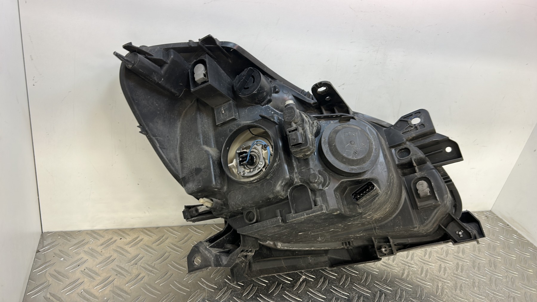 Optique avant principal gauche (feux)(phare) RENAULT CLIO 3 PHASE 1 8200244889