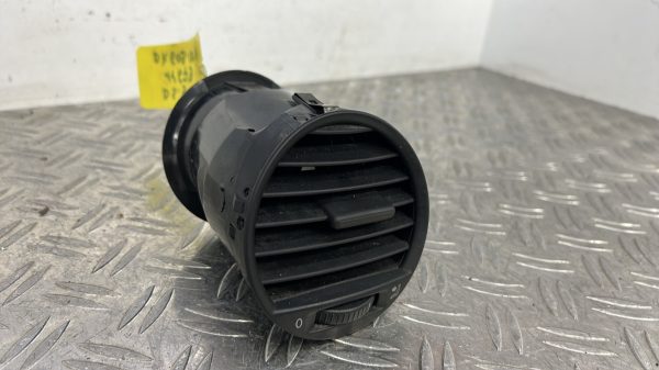 Aerateur tableau de bord VOLKSWAGEN CADDY 2K0819703B