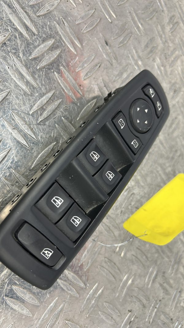 Interrupteur de leve vitre avant gauche RENAULT LAGUNA 3 PHASE 1 809610006R