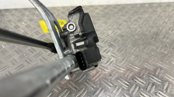 Moteur essuie glace avant MERCEDES CLASSE A 177 PHASE 2 A1778204901