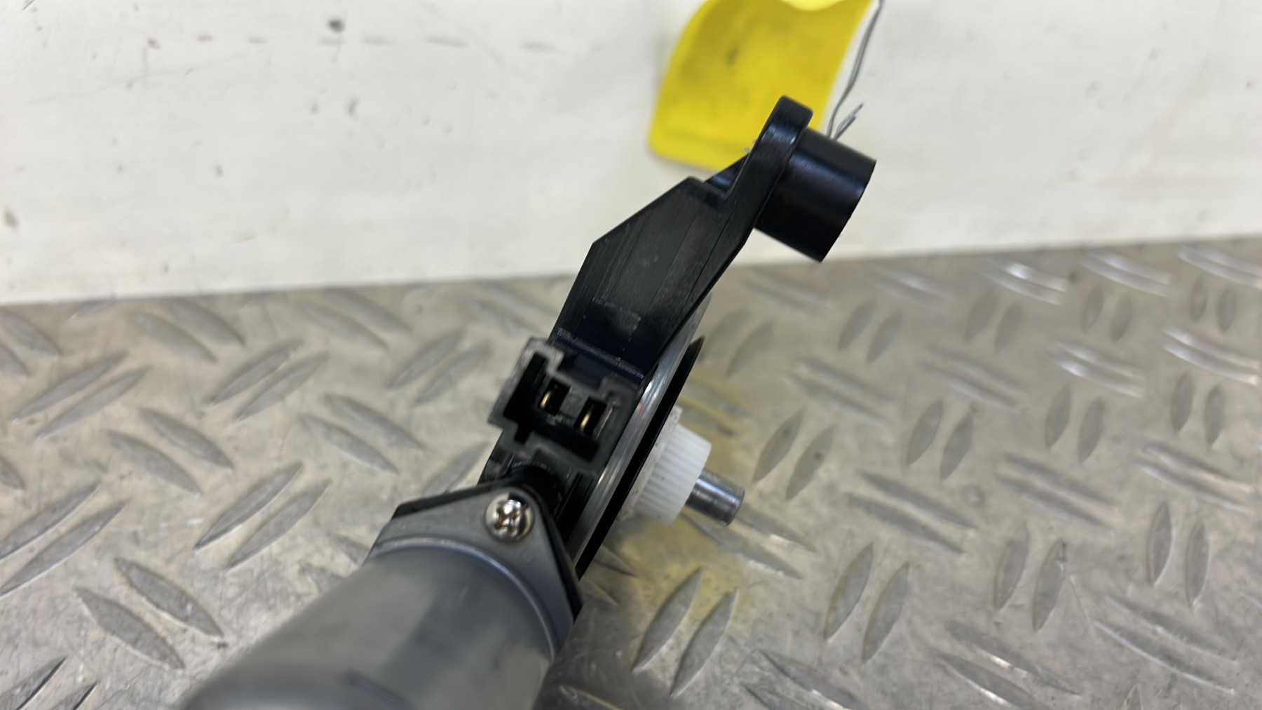 Moteur leve vitre arriere gauche MERCEDES CLASSE A 177 PHASE 2 A0009060808