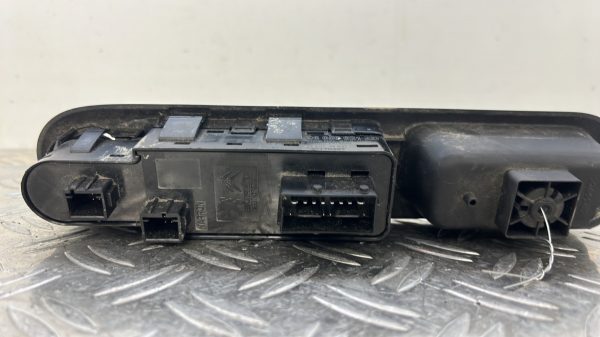 Interrupteur de leve vitre avant gauche PEUGEOT 5008 1 PHASE 1 96650621ZD