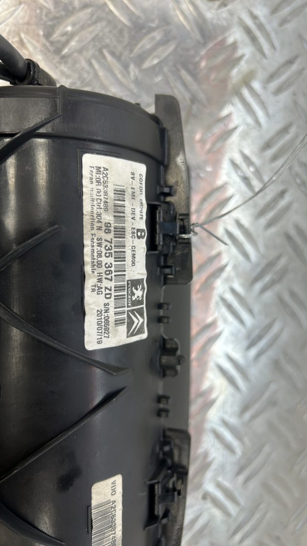 Ecran GPS PEUGEOT 5008 1 PHASE 1 96735367ZD