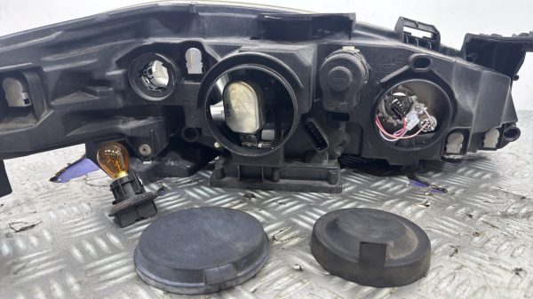 Optique avant principal gauche (feux)(phare) RENAULT  8200354740
