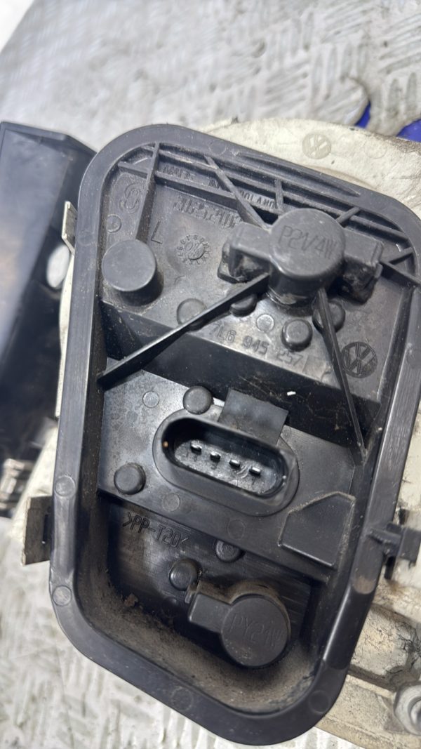 Feu arriere principal gauche (feux) VOLKSWAGEN TOUAREG 1 PHASE 1 28259002