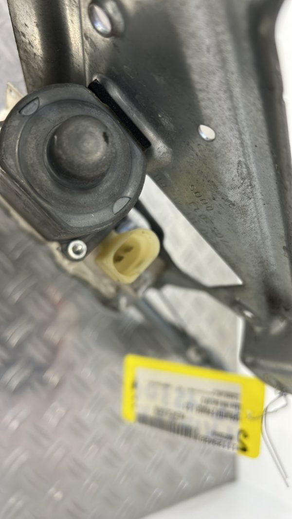 Leve vitre electrique avant droit MERCEDES SPRINTER 2 PHASE 1 A9067200146